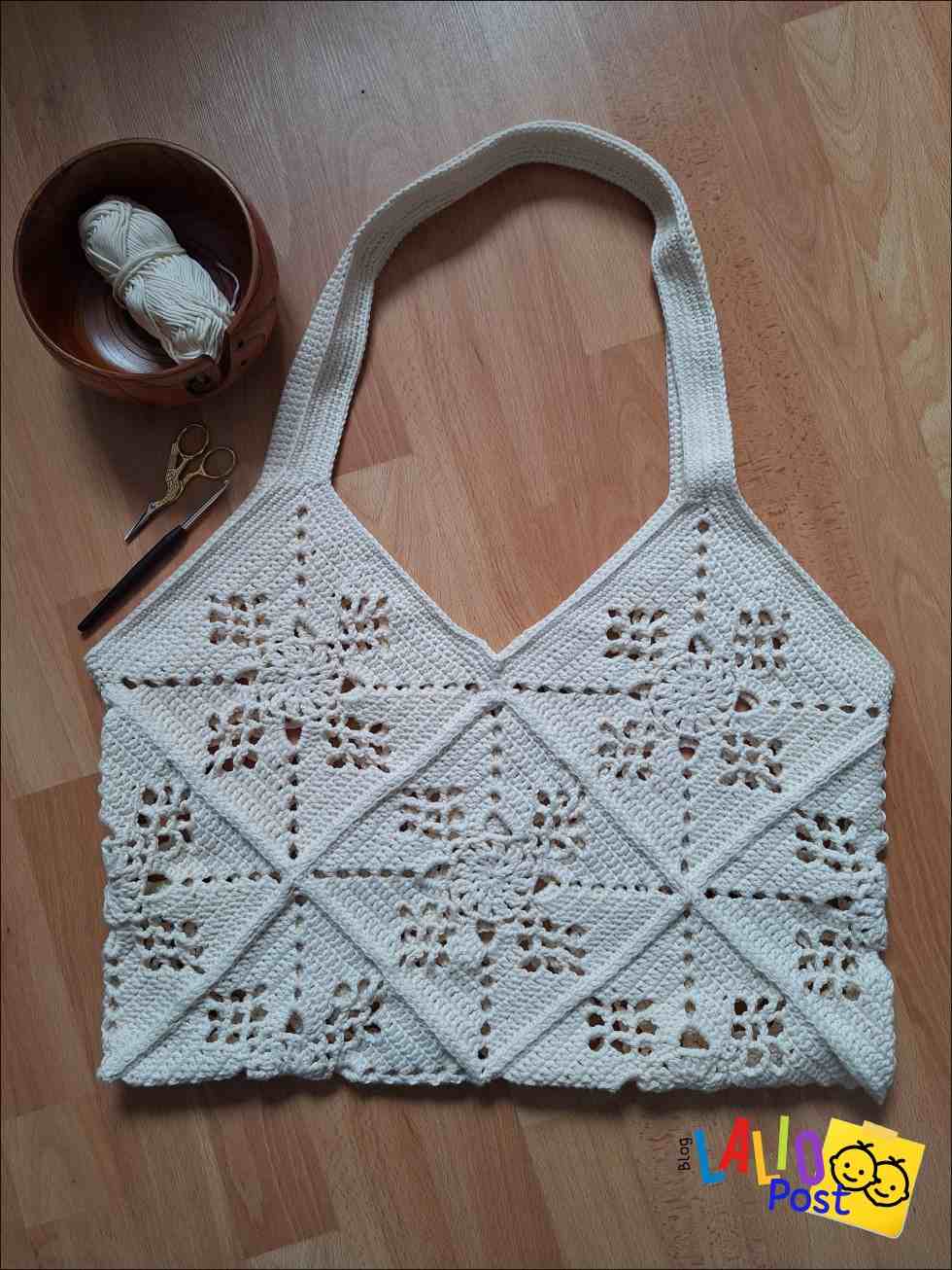 Bolso tejido a crochet con Granny Square, proyecto realizado a partir de cuadrados tejidos a mano